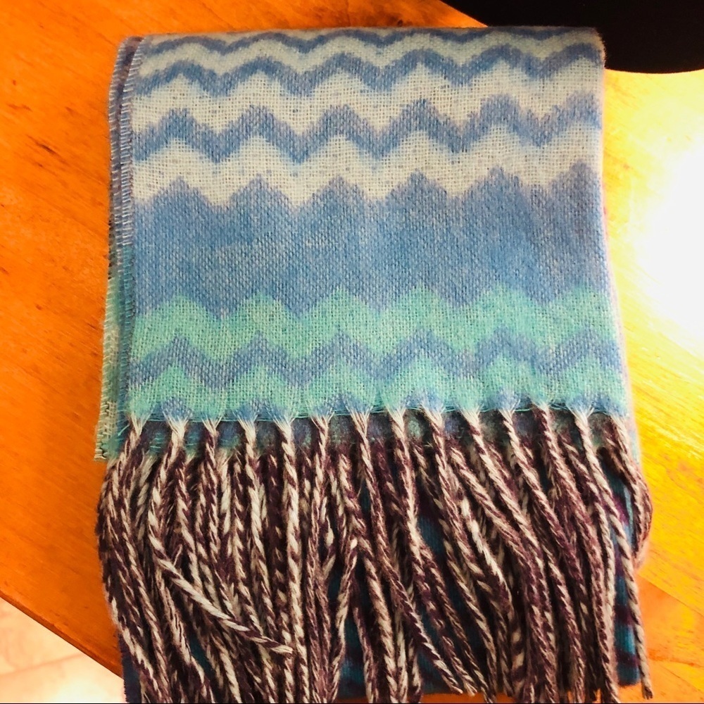 V. Fraas Cashmink Classic Scarf - Picture 6 of 7